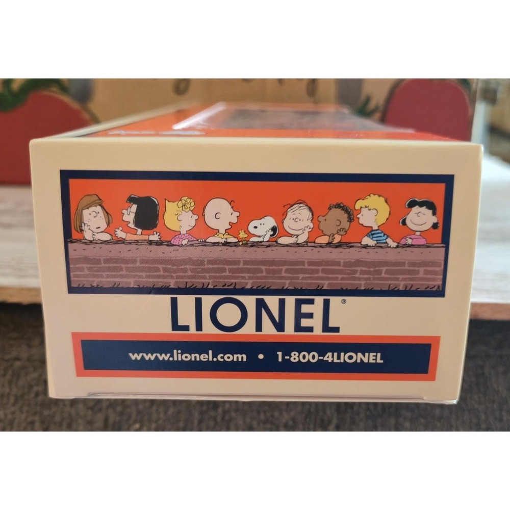 Lionel 6-39363 Peanuts Halloween Boxcar O Gauge NIB - Small Paint Chip - Picture 7 of 16